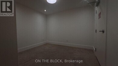1041 College St in Toronto, ON - Building Photo - Building Photo