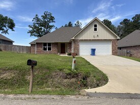 209 Shirey Ln in Lufkin, TX - Building Photo