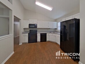 3099 Wavering Ln in Middleburg, FL - Building Photo - Building Photo