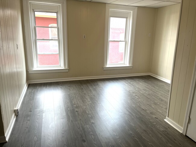 239 W 16th St, Unit 4