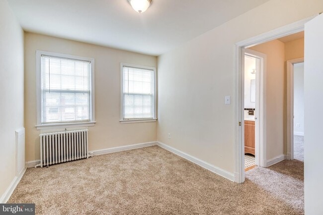 property at 215 Oakwood St SE