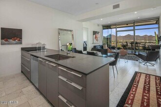 7120 E Kierland Blvd in Scottsdale, AZ - Building Photo - Building Photo