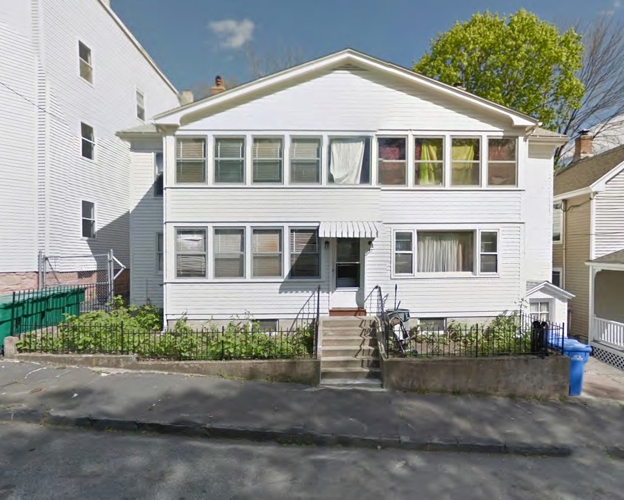 32 Taylor St in Waterbury, CT - Foto de edificio