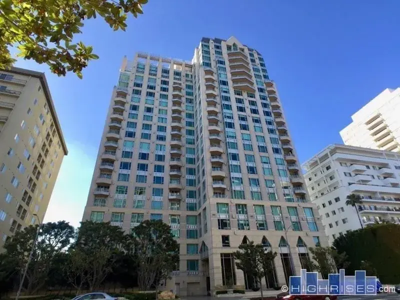 10727 Wilshire Blvd, Unit 2003 in Los Angeles, CA - Building Photo