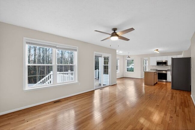 47225 Schwartzkopf Dr in Lexington Park, MD - Building Photo - Building Photo