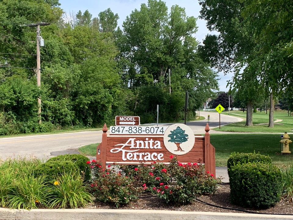 Anita Terrace Apartments in Antioch, IL - Foto de edificio