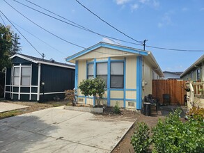 639-643 S Elmhurst Ave in Oakland, CA - Building Photo - Building Photo