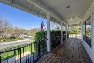 805 Jerry Dr in Lakeport, CA - Building Photo - Building Photo