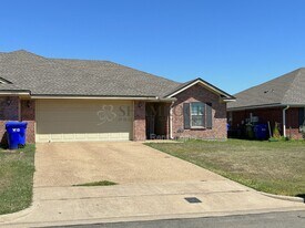 10241 Iris Ln in Waco, TX - Building Photo
