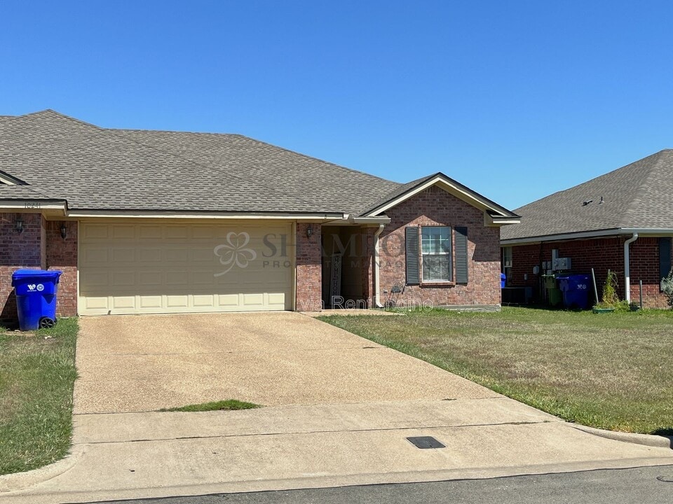 10241 Iris Ln in Waco, TX - Building Photo