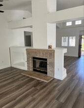 5444 W Sunnyside Ct in Visalia, CA - Building Photo - Building Photo