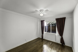 1167 Nelrose Ave in Venice, CA - Building Photo - Interior Photo