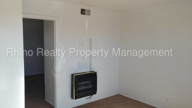 1111 Amherst Dr SE-Unit -39 in Albuquerque, NM - Building Photo - Building Photo