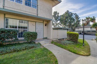 10123 Caminito Zar in San Diego, CA - Building Photo - Building Photo