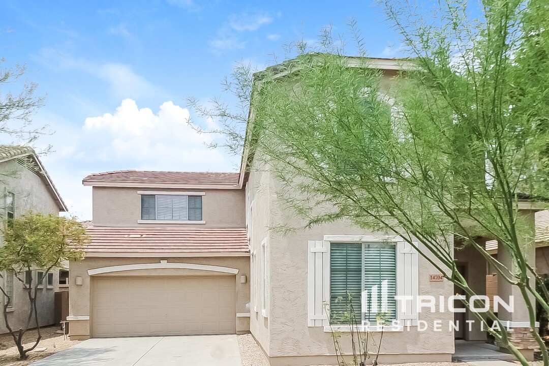 14704 N 175th Dr in Surprise, AZ - Building Photo