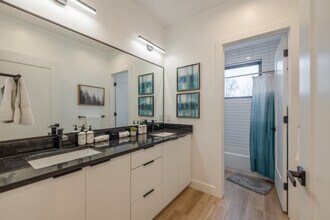 2595 S 700 E in Salt Lake City, UT - Building Photo - Building Photo