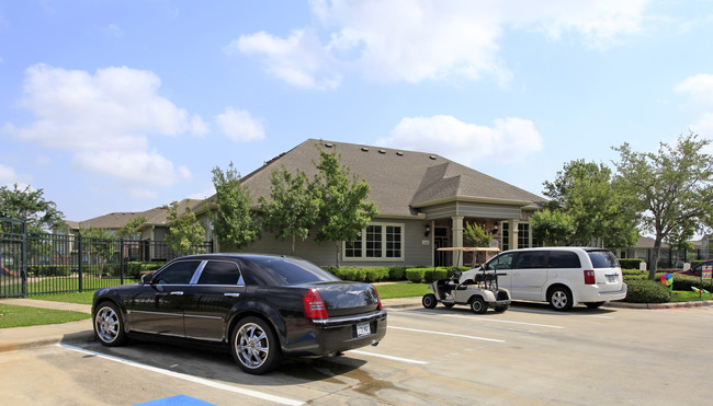 Highland Meadow Village in Houston, TX - Building Photo - Building Photo