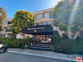 289 S Barrington Ave in Los Angeles, CA - Building Photo