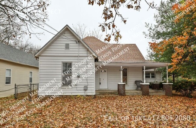 property at 1206 N Prospect Ave