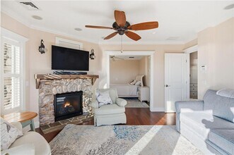 246 Sand Hill Cove Rd in Narragansett, RI - Building Photo - Building Photo