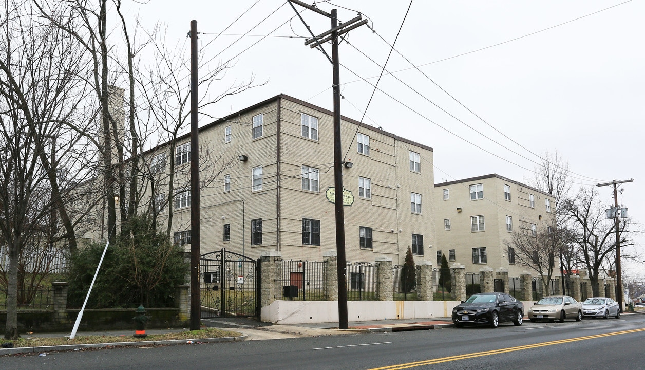 Eastern Plaza Condominiums in Washington, DC - Foto de edificio