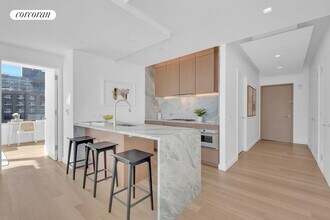 611 W 56th St in New York, NY - Building Photo - Building Photo