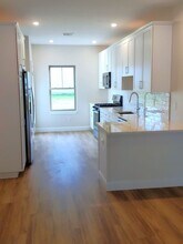 34-34 W Valley Cir in West Warwick, RI - Building Photo - Building Photo