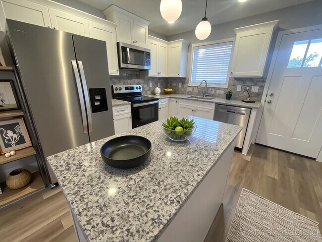 9 Kimberling Blvd in Kimberling City, MO - Building Photo - Building Photo