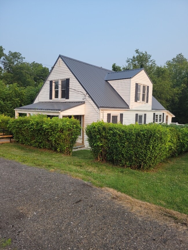property at 642 5th St NE