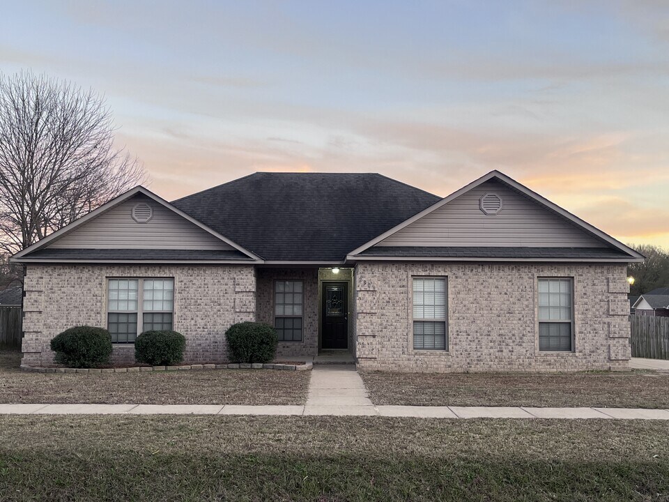 2309 S 1st St in Cabot, AR - Building Photo