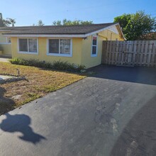 3940 NW 185th St in Miami Gardens, FL - Building Photo - Building Photo