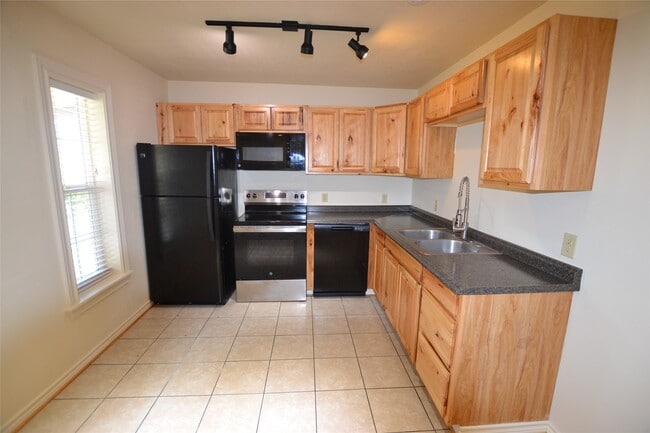 property at 253 Old Groveton Rd