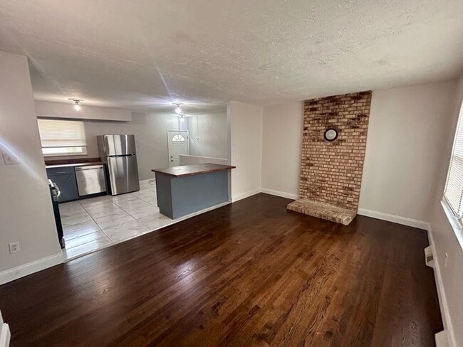 5148 Fullerton Dr in Columbus, OH - Building Photo - Building Photo