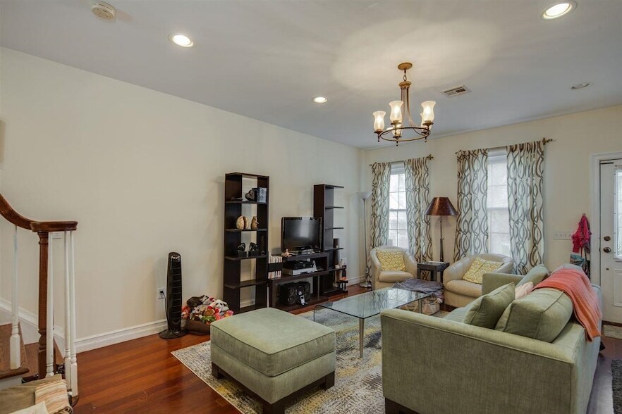 313 4th St in Jersey City, NJ - Building Photo