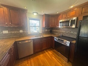 34 Booth St in Quincy, MA - Building Photo - Building Photo