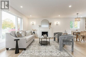 112 Queensway Dr in Brantford, ON - Building Photo - Building Photo