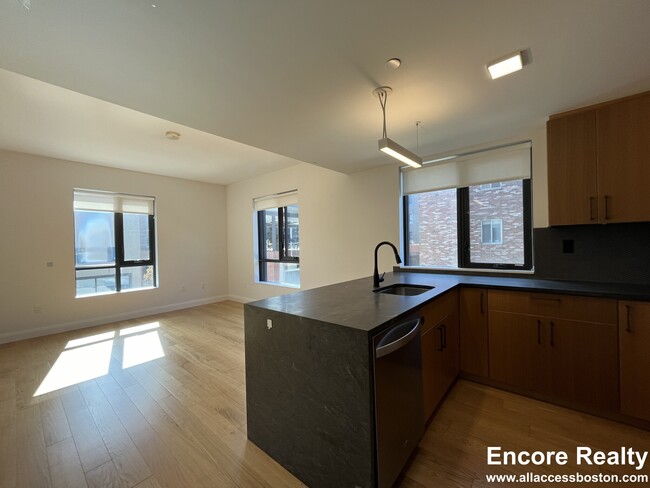 65 Gardner St, Unit 2 BED 2 BATH ALLSTON in Boston, MA - Building Photo - Building Photo