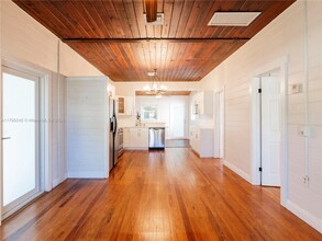 229 SW 3rd Pl in Dania Beach, FL - Building Photo - Building Photo