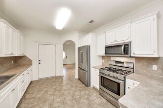 228 Greenleaf St in Huntsville, TX - Building Photo - Building Photo