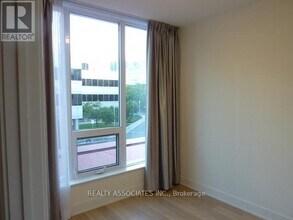 88 Sheppard Ave E in Toronto, ON - Building Photo - Building Photo