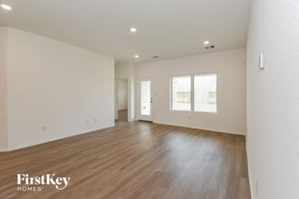 712 Scenic Lk Dr in La Marque, TX - Building Photo - Building Photo
