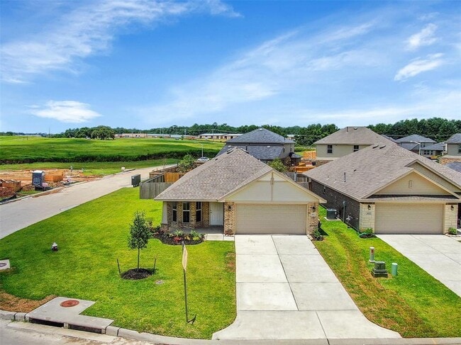 411 Terra Vis Cir in Montgomery, TX - Building Photo - Building Photo