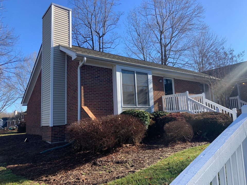 5125 Autumncrest Dr in Greensboro, NC - Building Photo