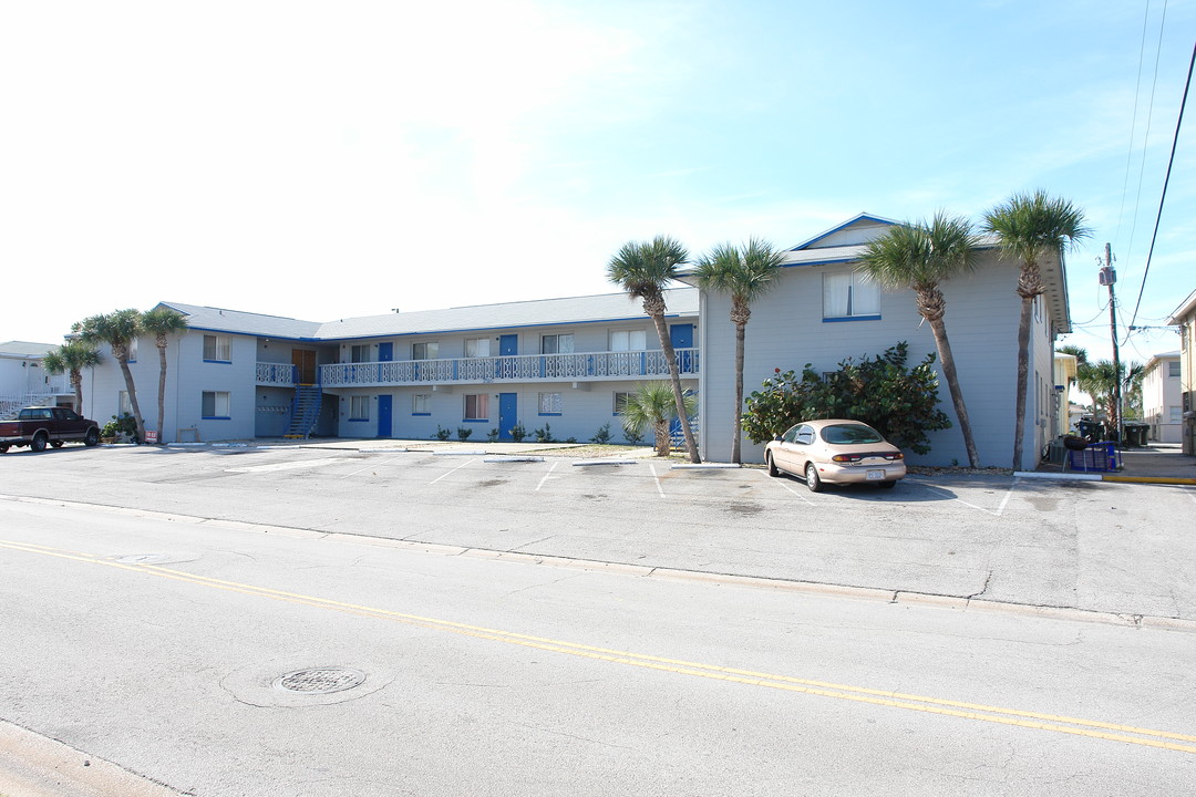 2525 N Oleander Ave in Daytona Beach, FL - Building Photo