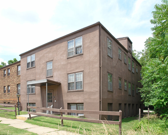 416 SW 4th St in Topeka, KS - Foto de edificio - Building Photo