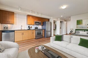 Axis in Seattle, WA - Building Photo