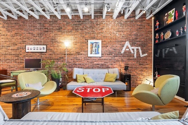 230 Bradberry St SW in Atlanta, GA - Foto de edificio - Building Photo