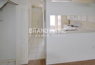 2462 Lake Woodberry Cir in Brandon, FL - Building Photo - Building Photo