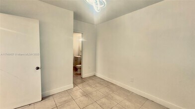 2239 NW 87th St-Unit -2 in Miami, FL - Building Photo - Building Photo