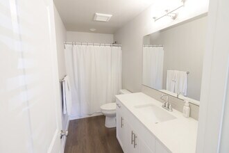 413 NE Nickernut Ln in Redmond, OR - Building Photo - Building Photo